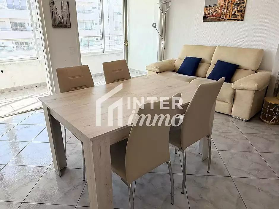 Primera línea, vista al mar, parking, piscinas y jardines sobre la playa. - foto 16 de 60