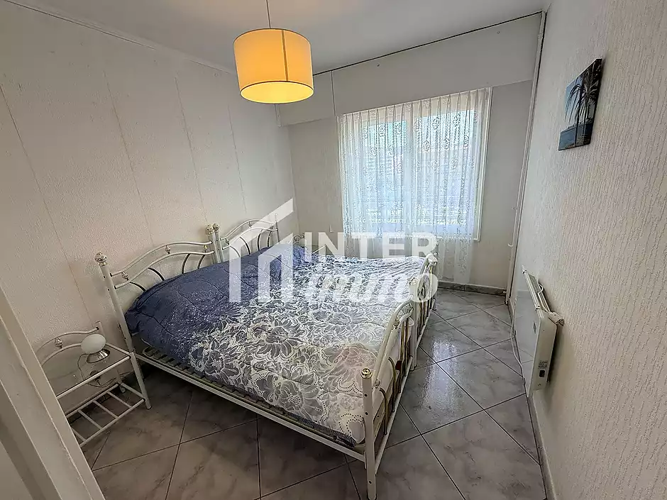 Primera línea, vista al mar, parking, piscinas y jardines sobre la playa. - foto 19 de 60