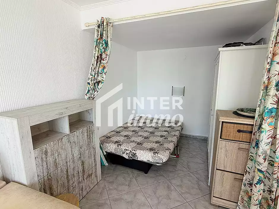 Primera línea, vista al mar, parking, piscinas y jardines sobre la playa. - foto 22 de 60