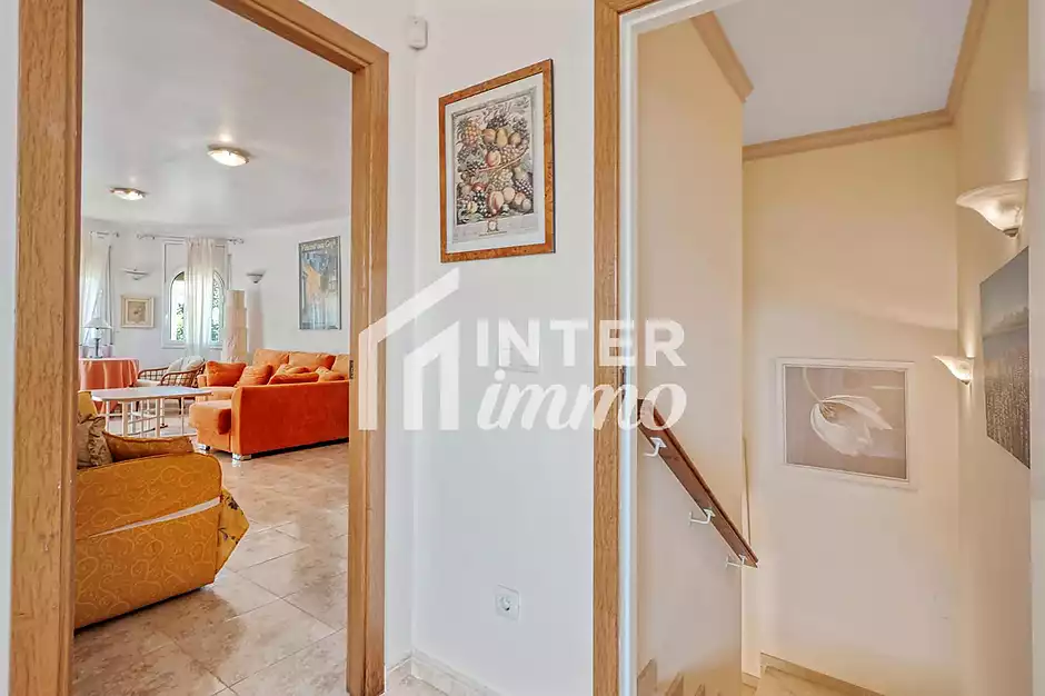 MAS NOU Maison spacieuse avec 5 chambres, garage priv&eacute;, jardin, terrasses et jacuzzi relaxant - photo 25 sur 44