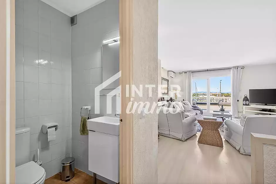 CAVALL DE MAR &Agrave;tic-d&uacute;plex amb gran terrassa, piscina privada i vistes al canal - foto 17 de 40