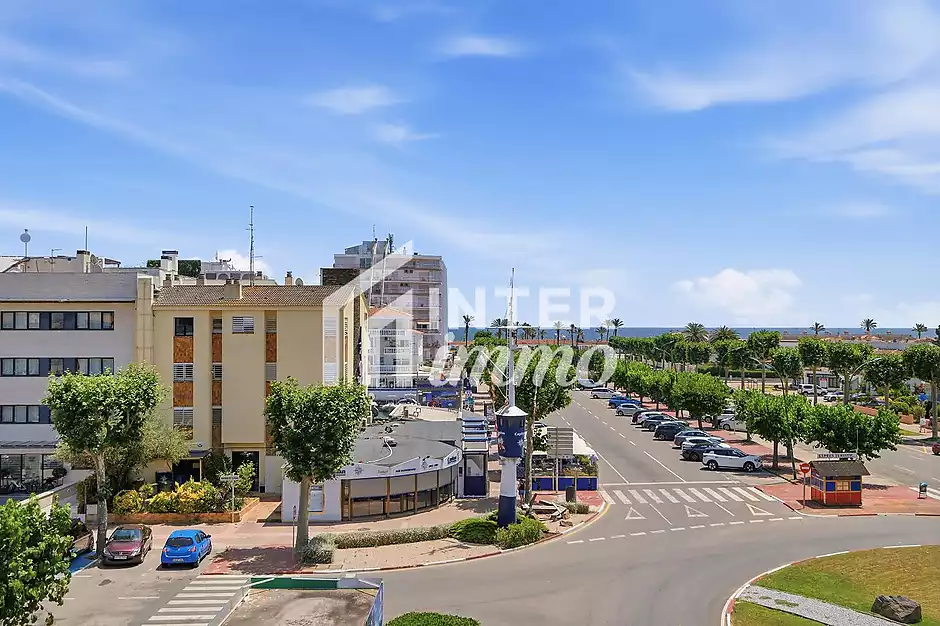 POBLAT TÍPIC Acollidor apartament al bell mig d’Empuriabrava i a només 400 m de la platja - foto 2 de 21