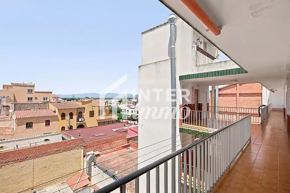 POBLAT TÍPIC Acollidor apartament al bell mig d’Empuriabrava i a només 400 m de la platja - foto 18 de 21