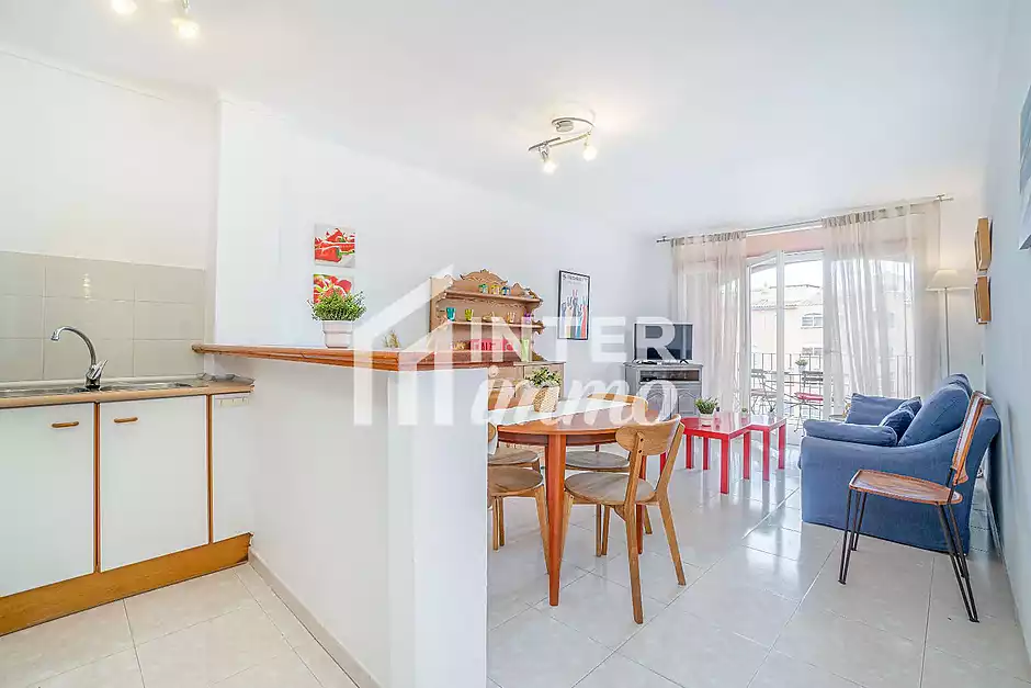 GRAN RESERVA Encantador apartament a nom&eacute;s 50 metres de la platja, amb piscines i jardins comunitari - foto 1 de 35
