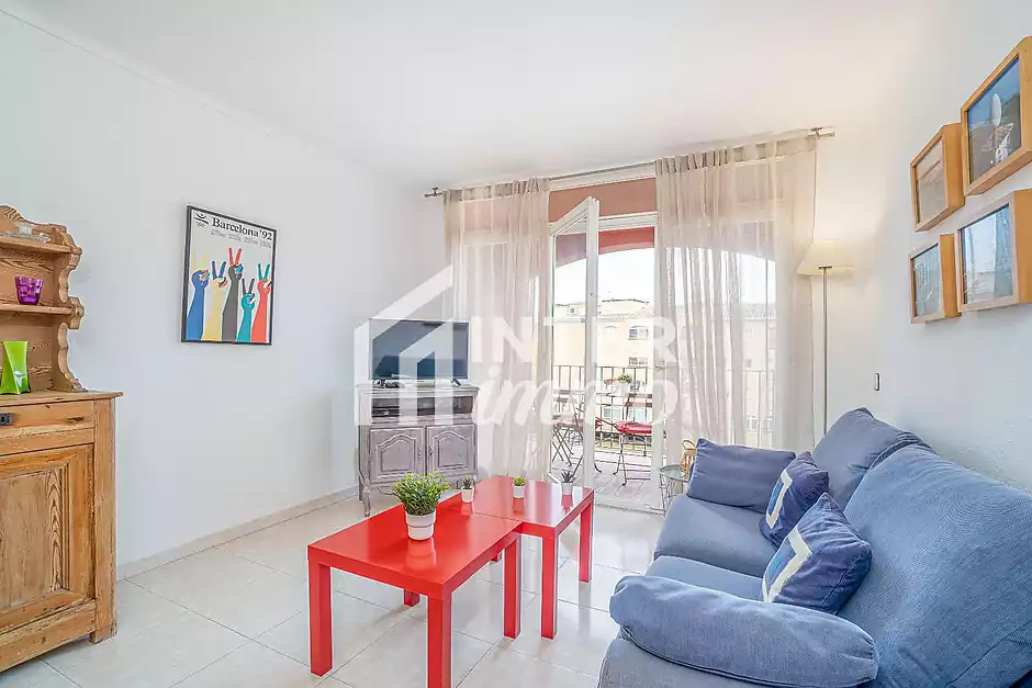 GRAN RESERVA Encantador apartament a nom&eacute;s 50 metres de la platja, amb piscines i jardins comunitari - foto 3 de 35