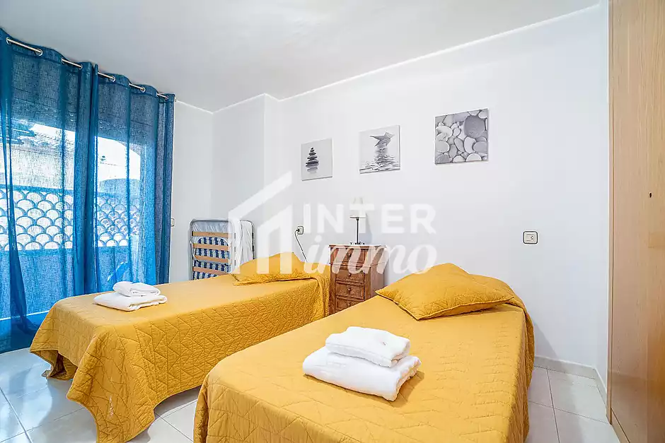 GRAN RESERVA Encantador apartament a nom&eacute;s 50 metres de la platja, amb piscines i jardins comunitari - foto 14 de 35
