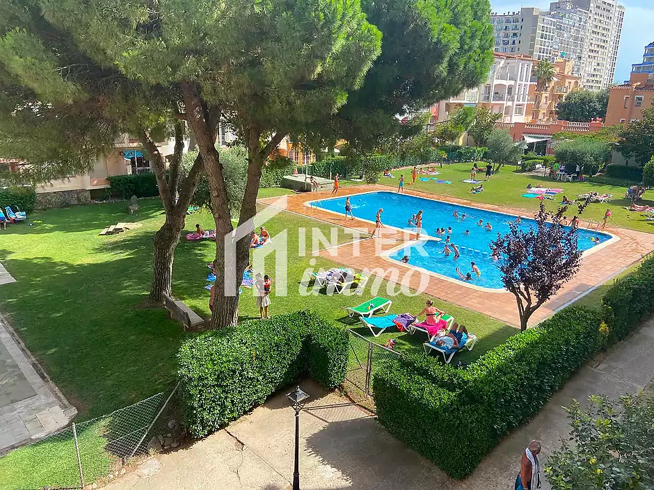 GRAN RESERVA Encantador apartament a nom&eacute;s 50 metres de la platja, amb piscines i jardins comunitari - foto 26 de 35