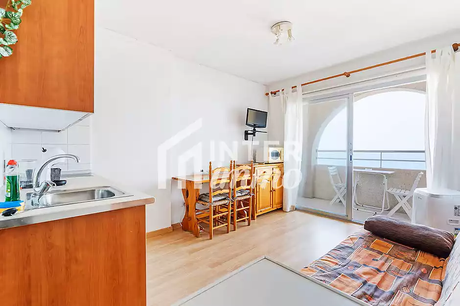 Estudio en planta 17 con terraza y espectaculares vistas al mar &ndash; Empuriabrava, Costa Brava - foto 12 de 16