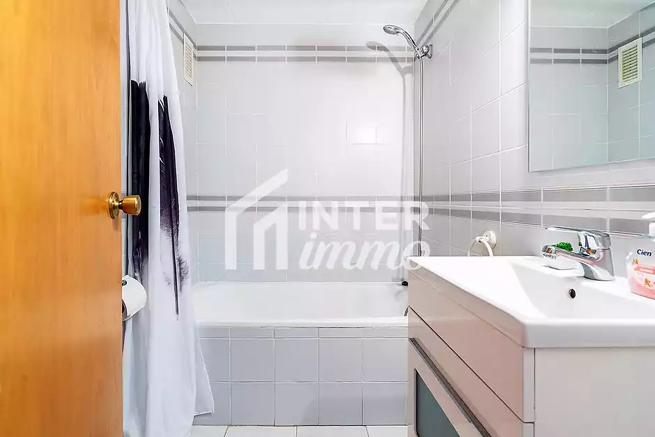 Estudio en planta 17 con terraza y espectaculares vistas al mar &ndash; Empuriabrava, Costa Brava - foto 14 de 16