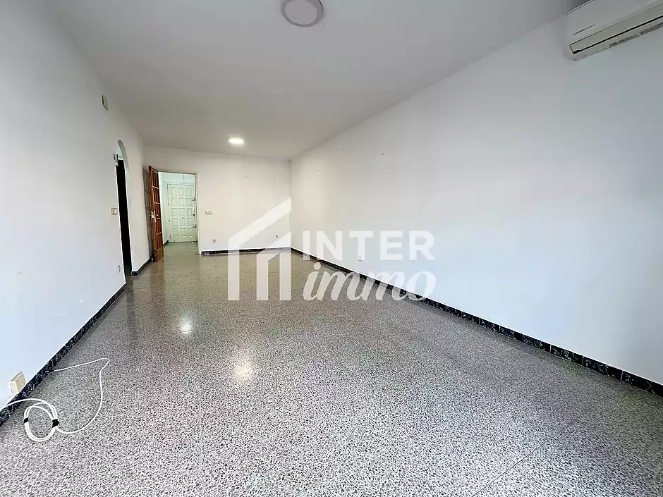Spacious apartment next to the beach and shops - photo 6 of 14