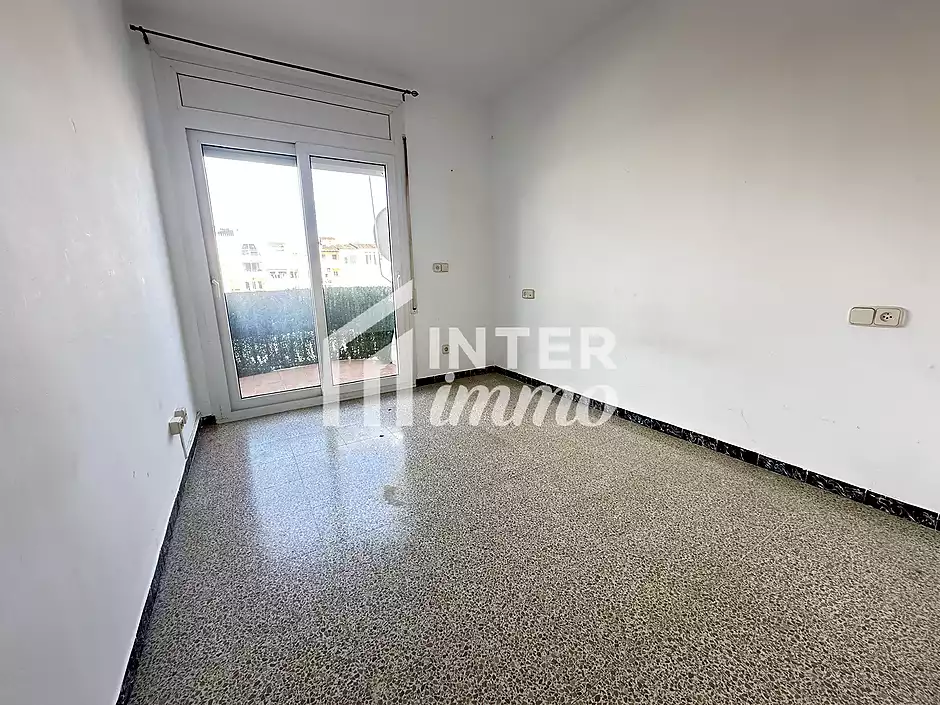 Spacious apartment next to the beach and shops - photo 8 of 14