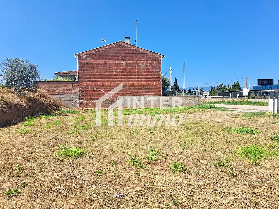 Parcel&middot;la edificable en venda a Els Hostalets de Llers &ndash; 587 m&sup2; - foto 4 de 5