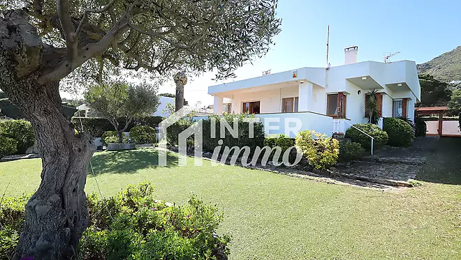 Casa amb vistes al mar a Cap de Vol – Exclusivitat i encant a El Port de la Selva