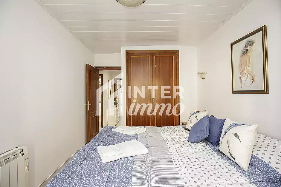 Bel appartement de vacances r&eacute;nov&eacute; &agrave; vendre au milieu d'Empuriabrava avec une superbe vue sur le can - photo 5 sur 34