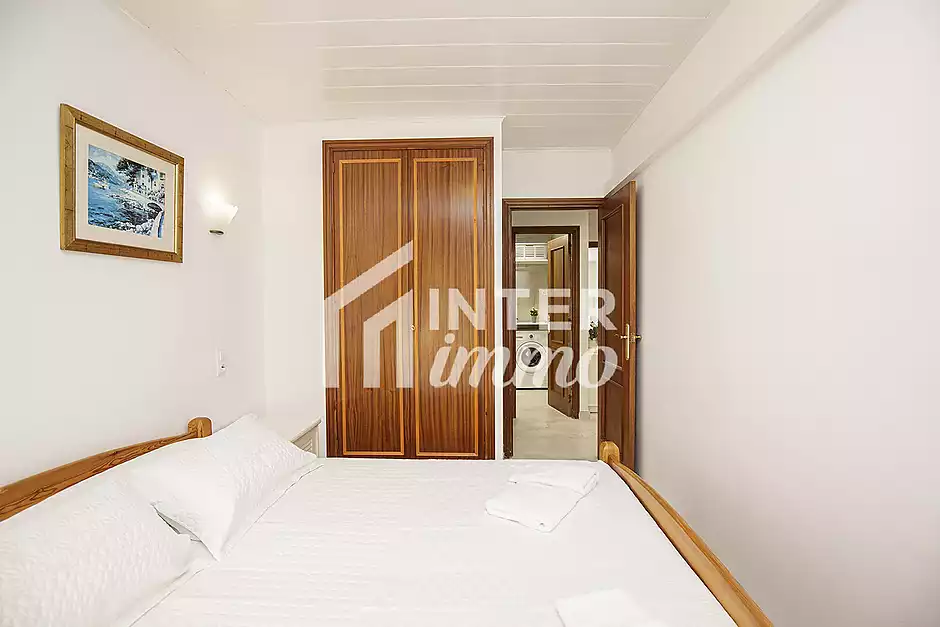 Bel appartement de vacances r&eacute;nov&eacute; &agrave; vendre au milieu d'Empuriabrava avec une superbe vue sur le can - photo 8 sur 34