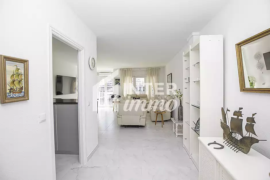 Bel appartement de vacances r&eacute;nov&eacute; &agrave; vendre au milieu d'Empuriabrava avec une superbe vue sur le can - photo 14 sur 34
