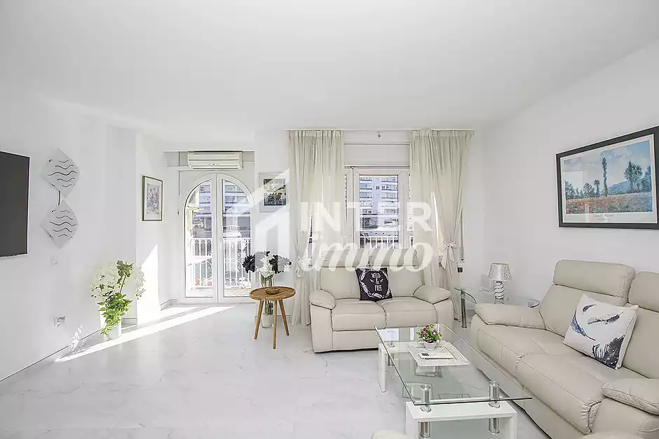 Bel appartement de vacances r&eacute;nov&eacute; &agrave; vendre au milieu d'Empuriabrava avec une superbe vue sur le can - photo 16 sur 34