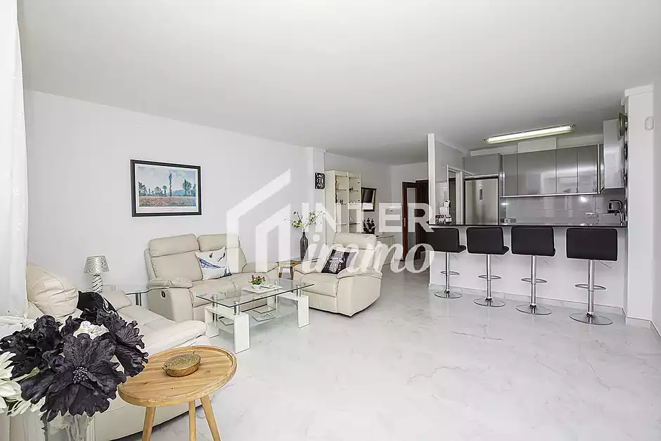 Bel appartement de vacances r&eacute;nov&eacute; &agrave; vendre au milieu d'Empuriabrava avec une superbe vue sur le can - photo 19 sur 34