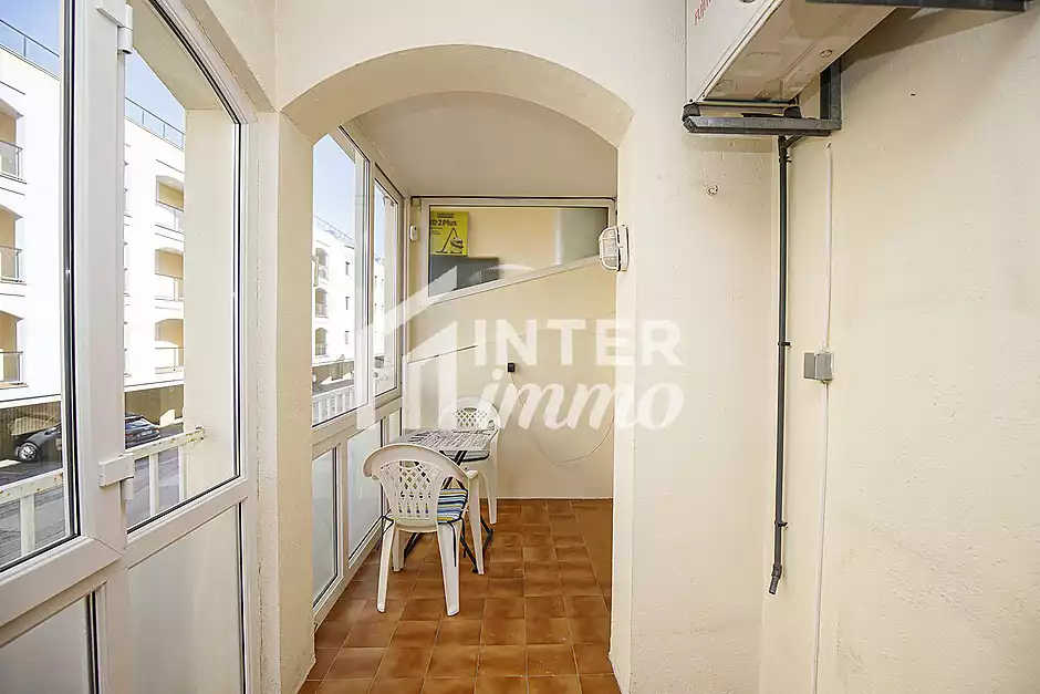 Bel appartement de vacances r&eacute;nov&eacute; &agrave; vendre au milieu d'Empuriabrava avec une superbe vue sur le can - photo 21 sur 34