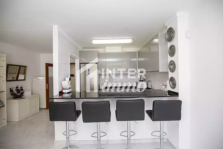Bel appartement de vacances r&eacute;nov&eacute; &agrave; vendre au milieu d'Empuriabrava avec une superbe vue sur le can - photo 24 sur 34