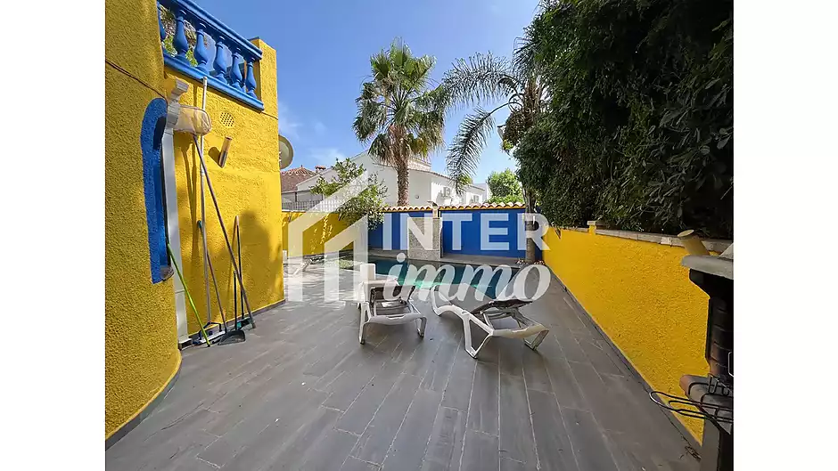 Villa con piscina, zona residencial, 4 dormitorios, 4 ba&ntilde;os - foto 2 de 24