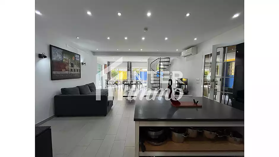 Villa con piscina, zona residencial, 4 dormitorios, 4 ba&ntilde;os - foto 5 de 24