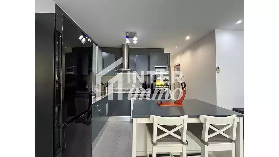 Villa con piscina, zona residencial, 4 dormitorios, 4 ba&ntilde;os - foto 6 de 24