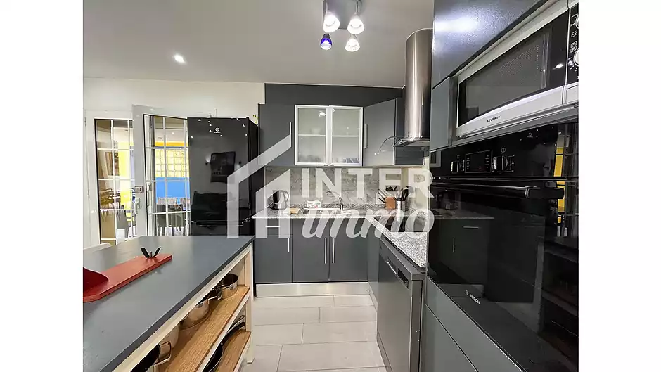 Villa con piscina, zona residencial, 4 dormitorios, 4 ba&ntilde;os - foto 7 de 24