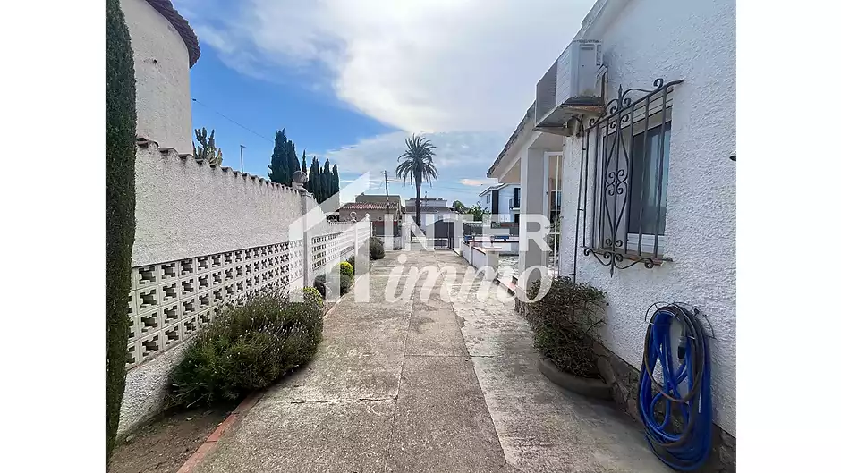 Casa de planta baixa per reformar a Peni, amb garatge, possibilitat de piscina i orientació sud-oest - foto 3 de 14