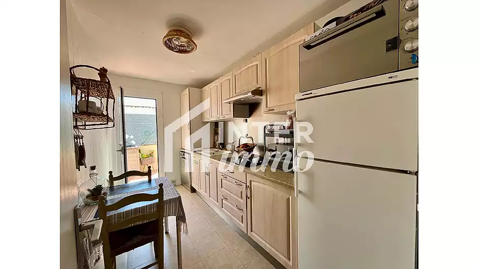 Acollidor apartament de 85 m&sup2; amb un ampli balc&oacute; a 250m de la platja a Empuriabrava. - foto 7 de 18