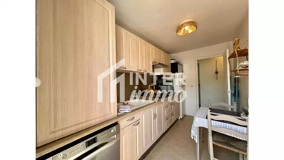 Acollidor apartament de 85 m&sup2; amb un ampli balc&oacute; a 250m de la platja a Empuriabrava. - foto 9 de 18