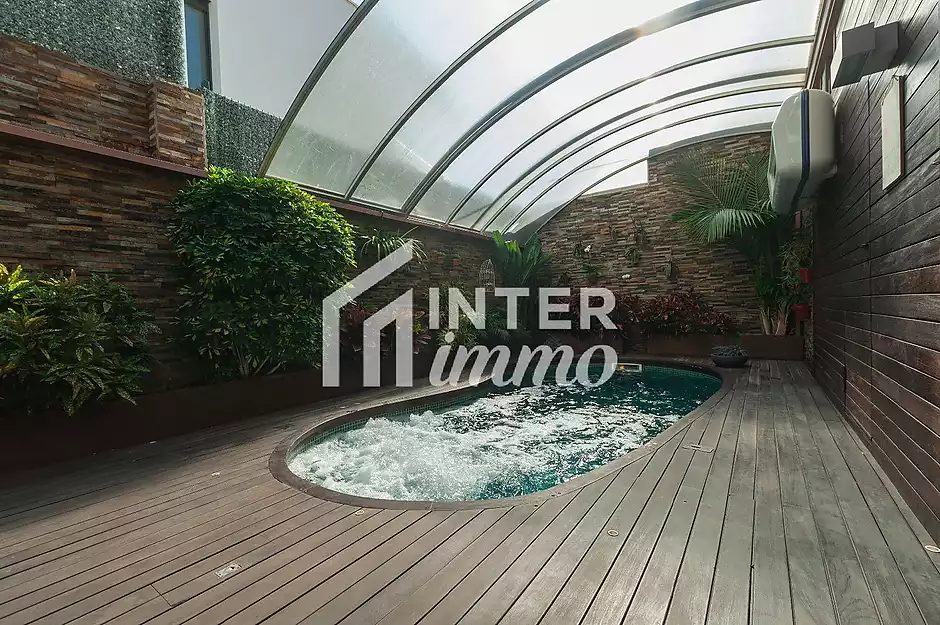 Fantástica casa moderna con piscina, cocina exterior y a pocos pasos de la playa. - foto 14 de 55