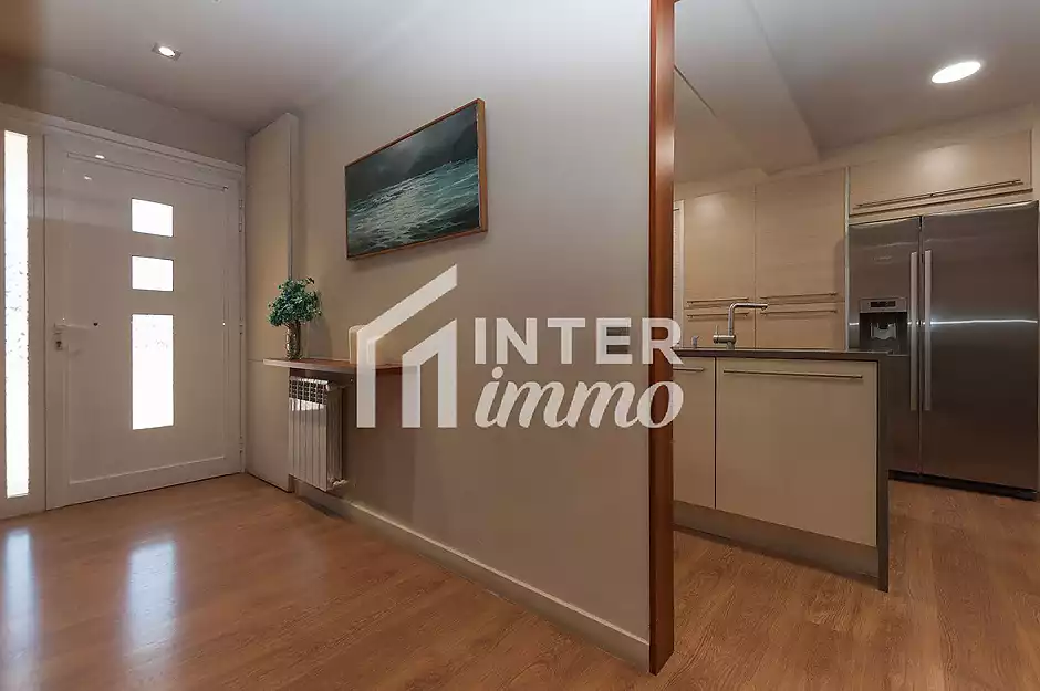 Fantástica casa moderna con piscina, cocina exterior y a pocos pasos de la playa. - foto 21 de 55