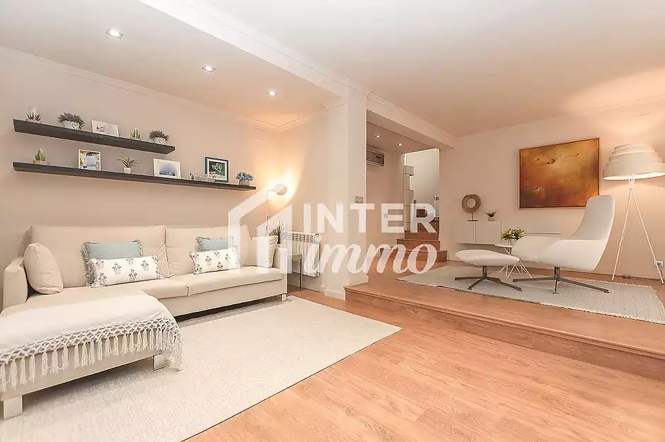 Fantástica casa moderna con piscina, cocina exterior y a pocos pasos de la playa. - foto 27 de 55