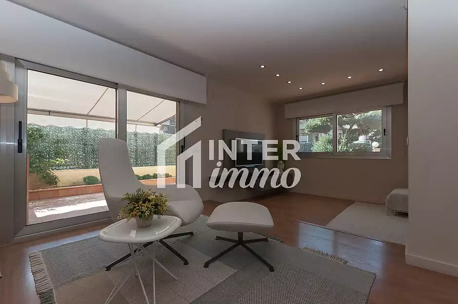 Fantástica casa moderna con piscina, cocina exterior y a pocos pasos de la playa. - foto 33 de 55