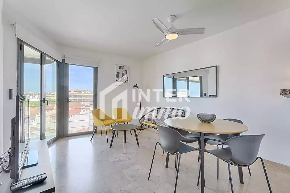 REBAIXA DE PREU! &Agrave;tic a 1&ordm; l&iacute;nia amb precioses vistes i llic&egrave;ncia tur&iacute;stica. - foto 15 de 47