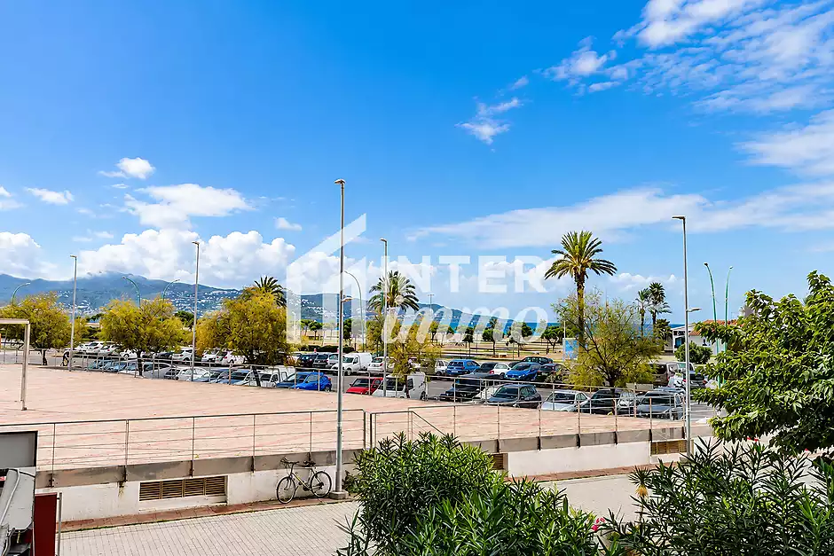Apartament de 2 dormitoris en primera línia de mar - foto 1 de 10