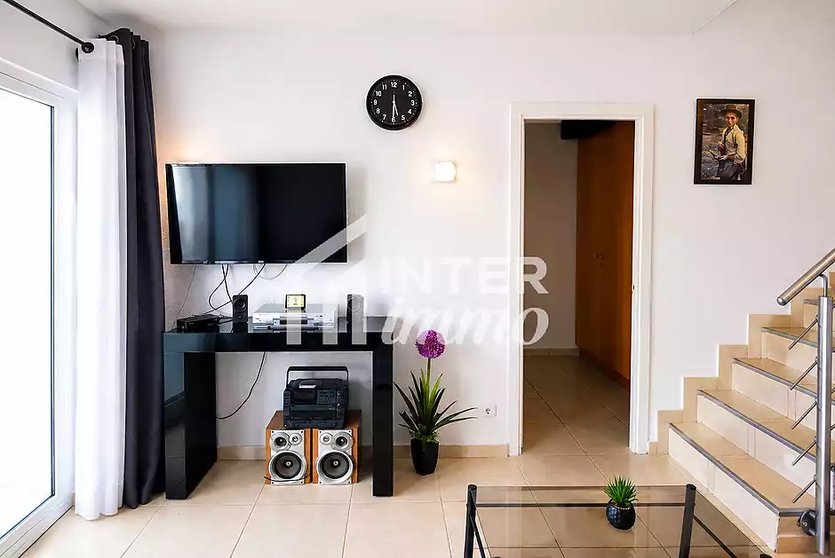 Apartament de 2 dormitoris en primera línia de mar - foto 3 de 10