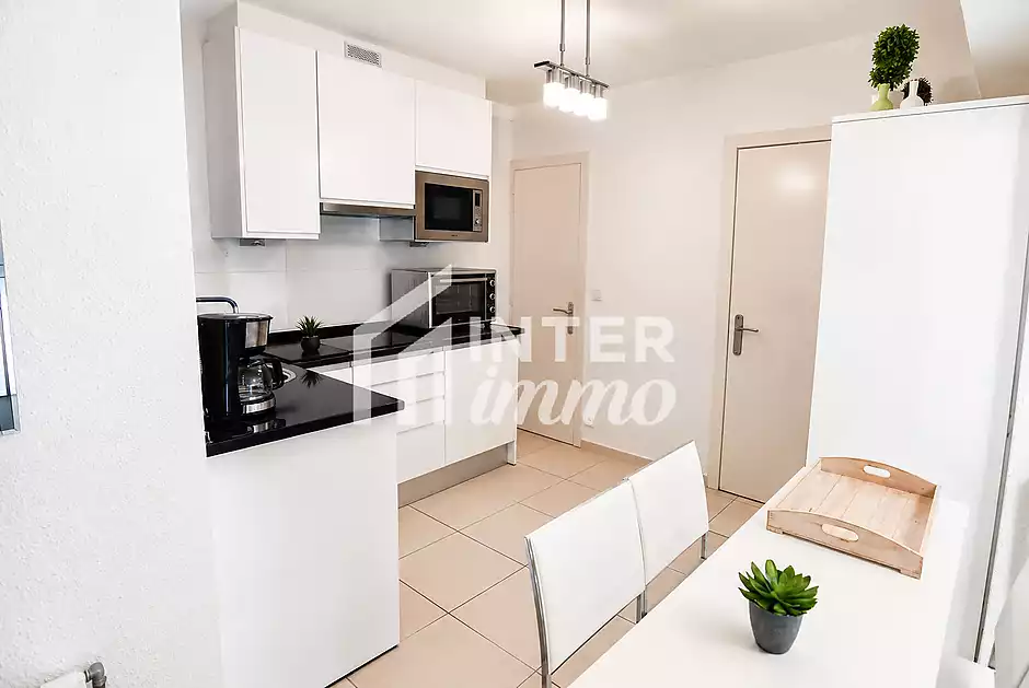 Apartament de 2 dormitoris en primera línia de mar - foto 4 de 10
