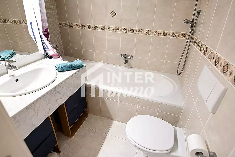 Apartament de 2 dormitoris en primera línia de mar - foto 8 de 10