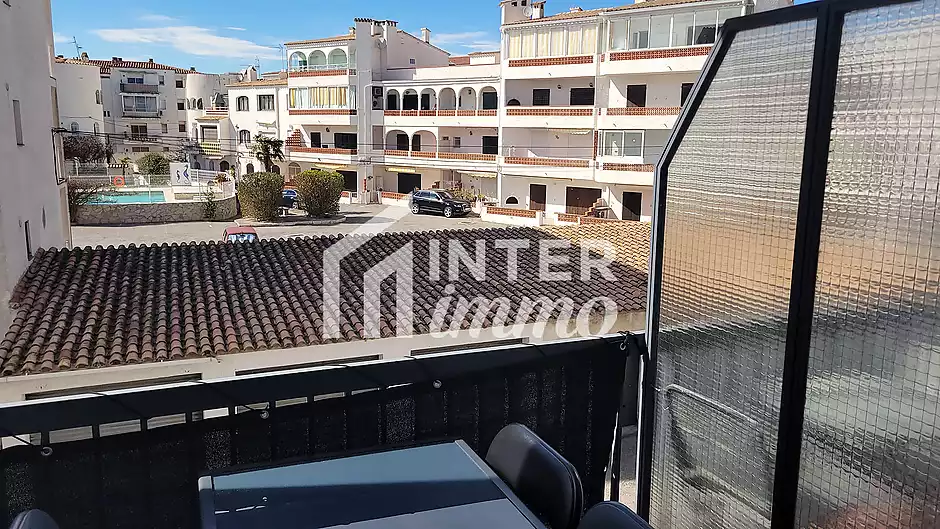 EMPURIABRAVA - POBLAT TIPIC: Appartement r&eacute;nov&eacute; en vente - foto 1 de 9