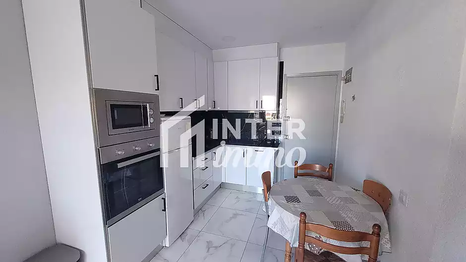 EMPURIABRAVA - POBLAT TIPIC: Appartement r&eacute;nov&eacute; en vente - foto 3 de 9