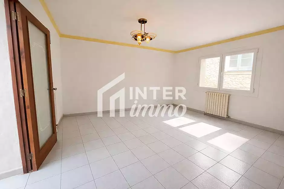 Maison avec une vue imprenable au centre de Torroella de Montgr&iacute;. - photo 6 sur 11