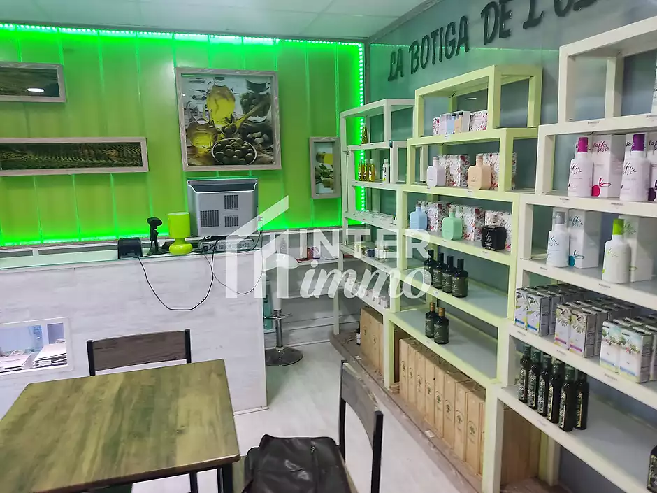 Opportunity for commercial premises near the Roses market. - photo 6 of 8