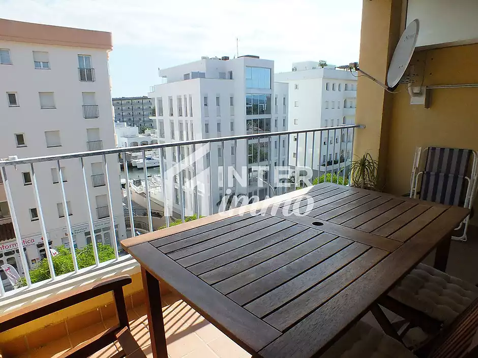 Apartamento soleado con terraza y plaza de aparcamiento en Santa Margarita. - foto 2 de 14