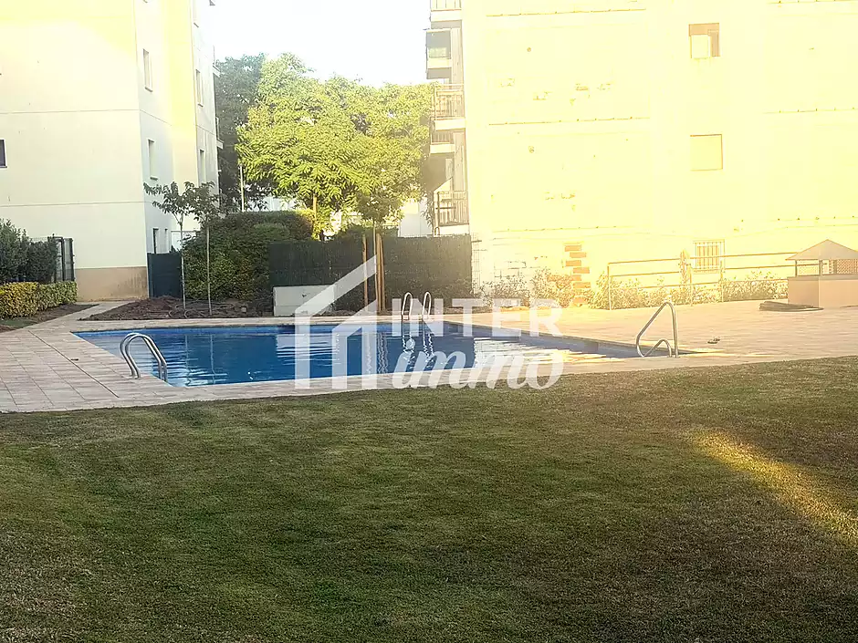 Exclusiu baix amb llic&egrave;ncia tur&iacute;stica, p&agrave;rquing i acc&eacute;s directe a la platja &ndash; El Salatar, Roses - foto 4 de 37