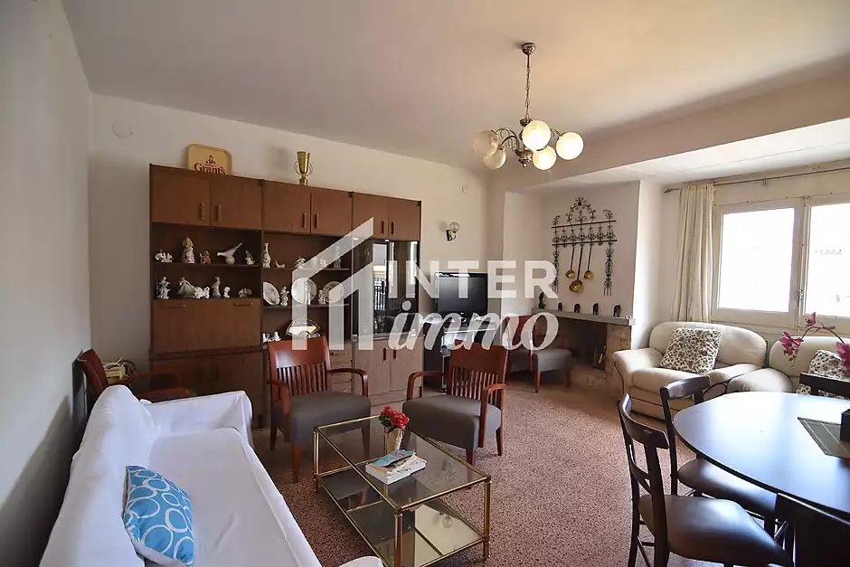 Apartament de 92 m2 i 8 m2 de terrassa, situat al centre de Roses. - foto 5 de 25