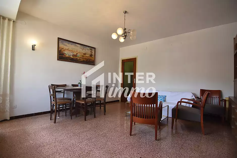 Apartament de 92 m2 i 8 m2 de terrassa, situat al centre de Roses. - foto 7 de 25
