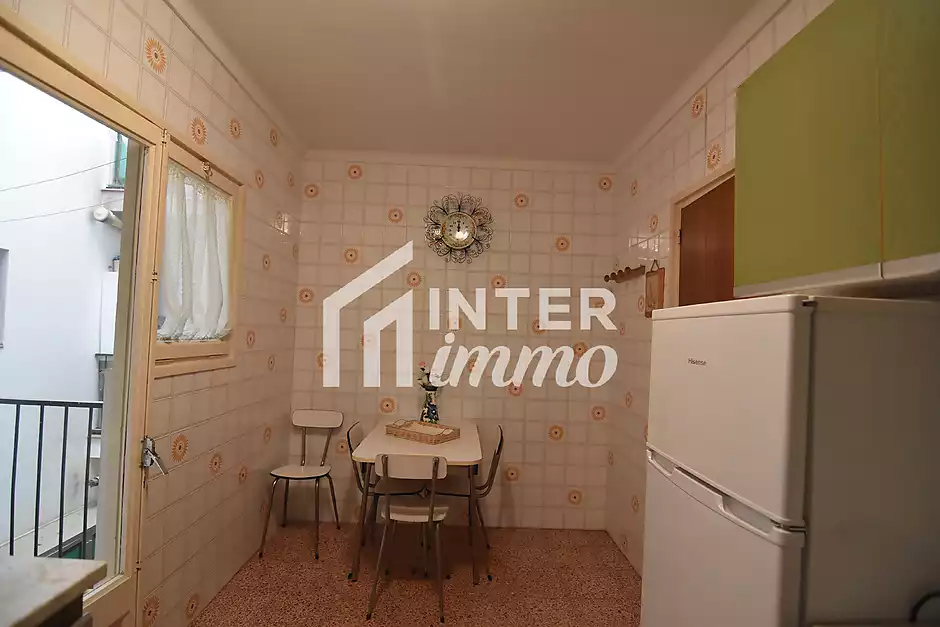 Apartament de 92 m2 i 8 m2 de terrassa, situat al centre de Roses. - foto 10 de 25