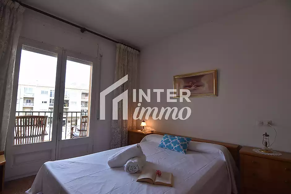 Apartament de 92 m2 i 8 m2 de terrassa, situat al centre de Roses. - foto 16 de 25